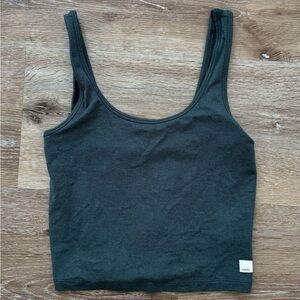 Vuori Green Fitted Crop Tank Top